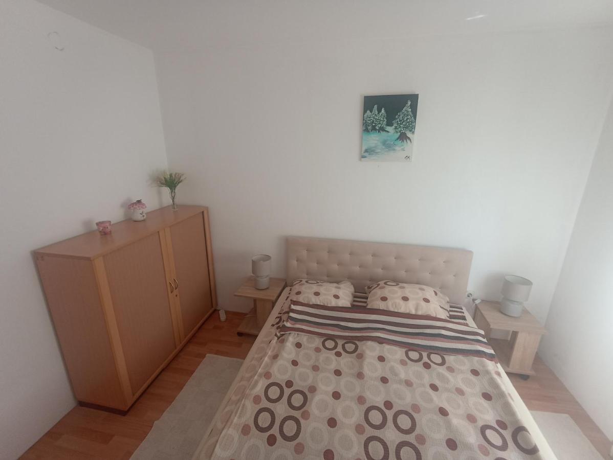 Sleep & Fly - Sarajevo Airport Apartment Экстерьер фото