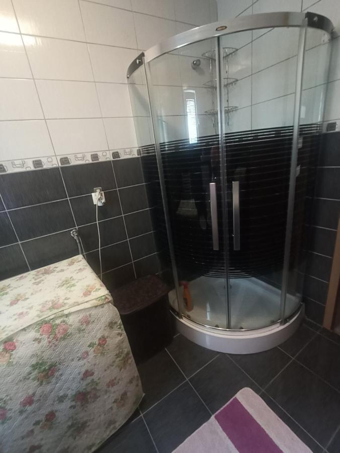 Sleep & Fly - Sarajevo Airport Apartment Экстерьер фото