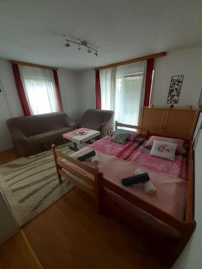 Sleep & Fly - Sarajevo Airport Apartment Экстерьер фото