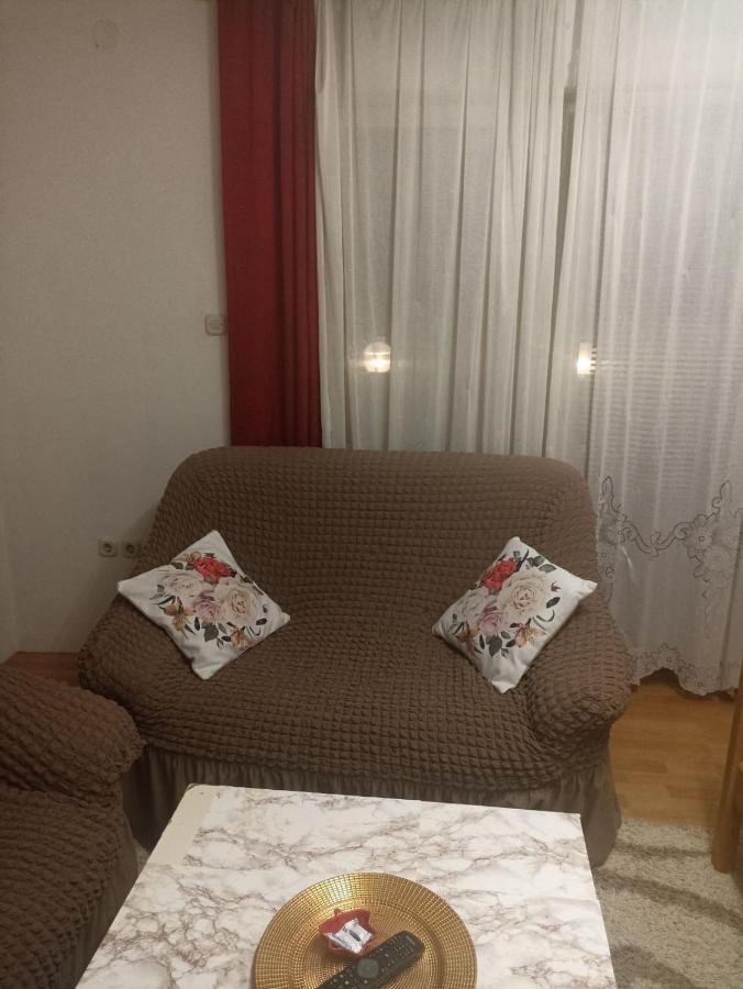 Sleep & Fly - Sarajevo Airport Apartment Экстерьер фото